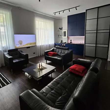 Modern In Embassy Area *