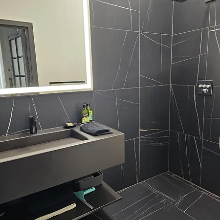 Apartment Modern In Embassy Area Riga