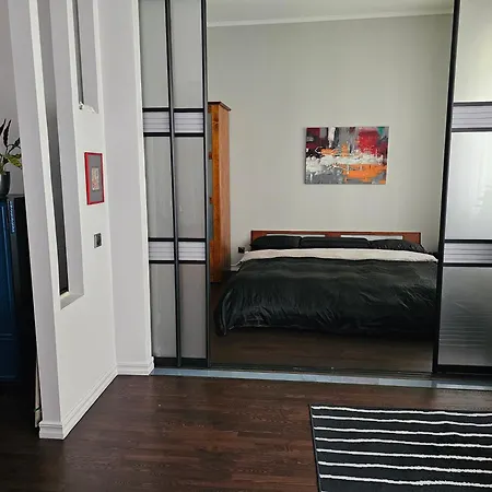 Modern In Embassy Area דירה